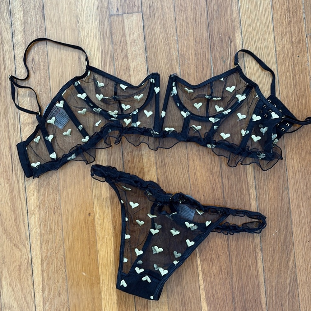 Le Petit Trou heart set set small never worn beautifully made fits tts